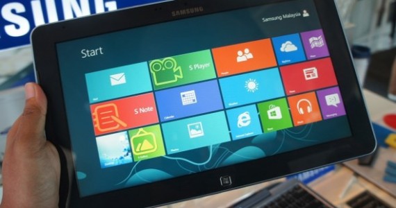 Celcom To Offer Samsung ATIV Windows 8 Smart PC with 3G From 25 Jan, Price Starts At RM 1758