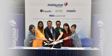 debfe114 maxis malaysia airlines collaboration