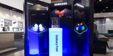 samsung galaxy fold malaysia display 01