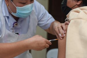 KKM JKJAV COVID VACCINATION SHOT SARAWAK TEEN