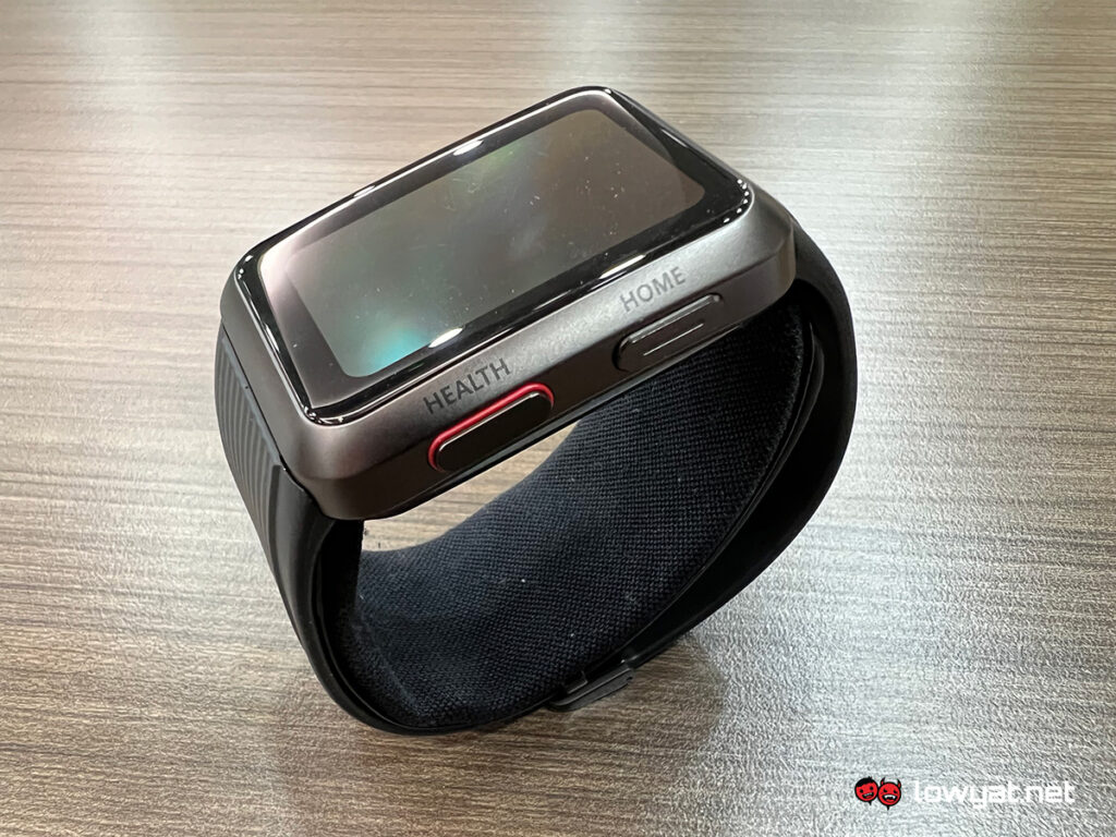 Huawei Watch D hands on blood pressure 4