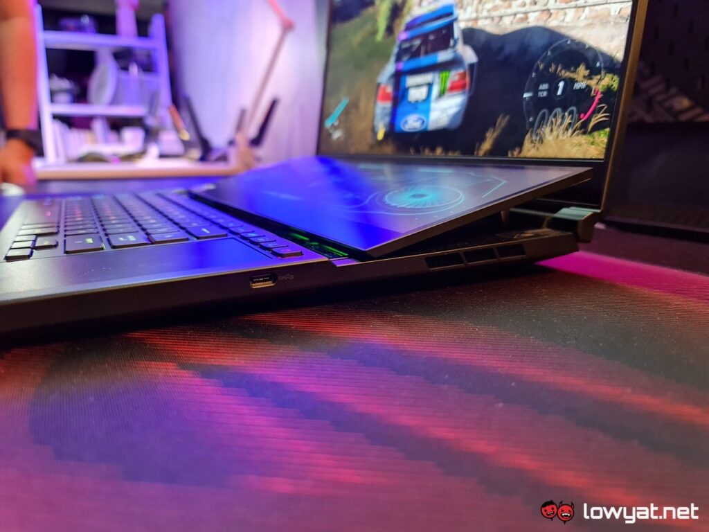 ASUS ROG Zephyrus Duo 16 2022 4