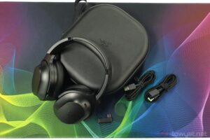 Razer Barracuda Pro top view