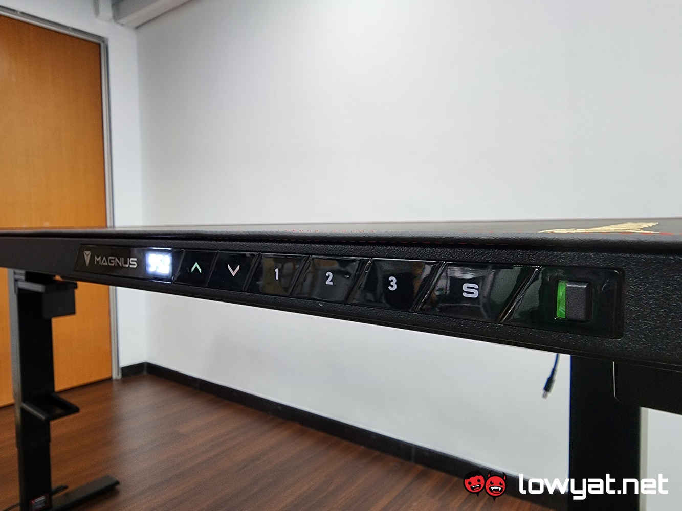 IN STOCK] Secretlab MAGNUS Pro Sit-to-Stand Metal Desk - Secret Lab