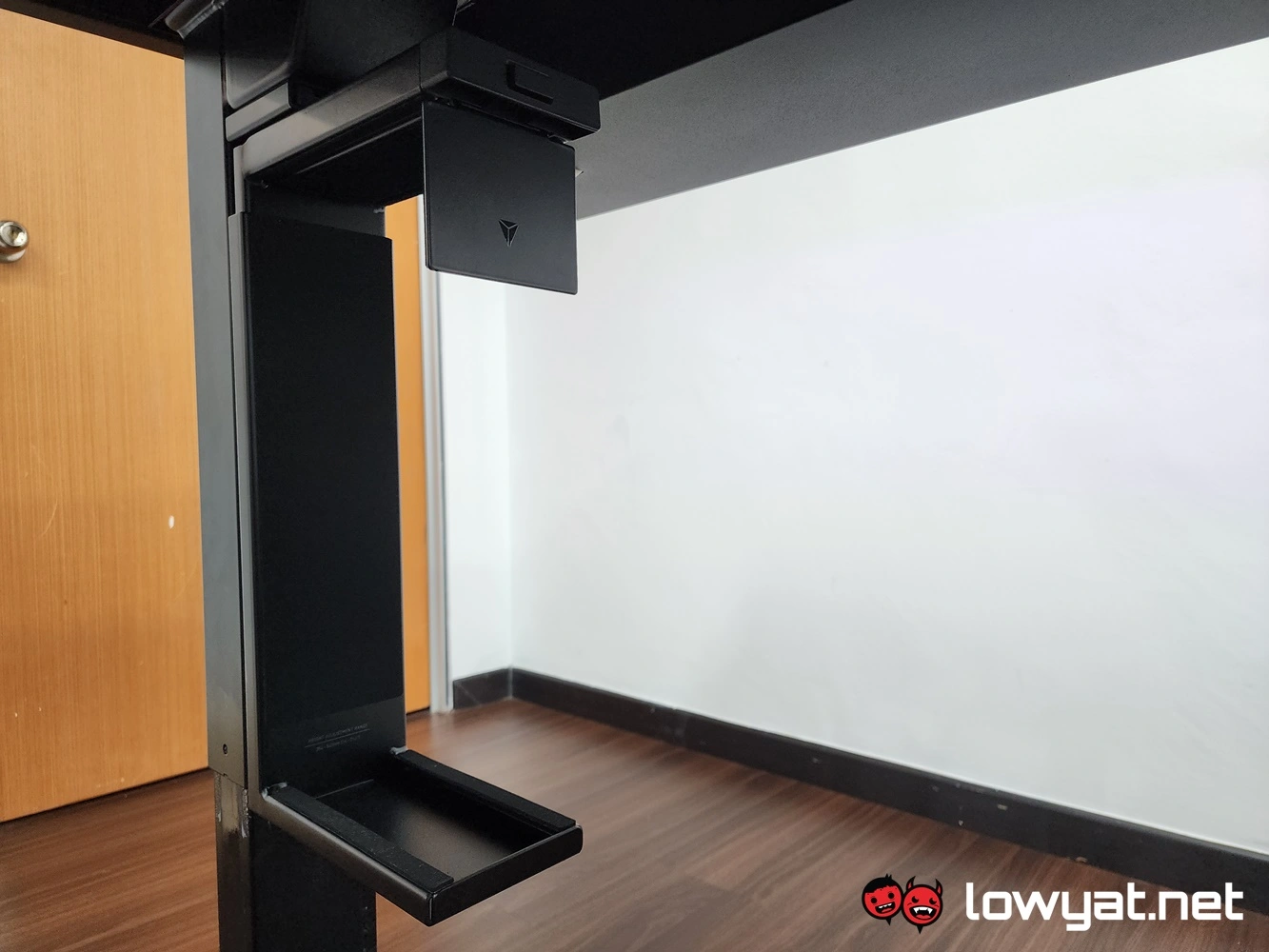 Secretlab Magnus Pro XL Lightning Review  The Ultimate Sit To Stand Gaming Desk - 50