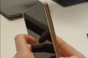 Google Pixel Fold leak footage