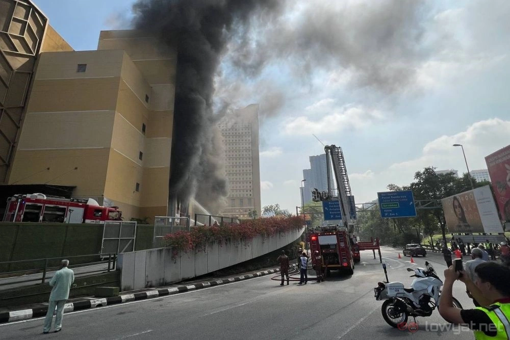 NU Sentral Closed Down Due To Blackout Caused By Mid Valley Fire - 21