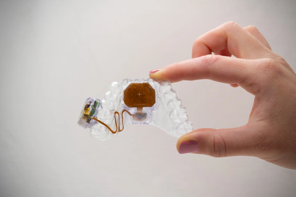 The MouthPad Is A Wild Input Device That You Control With Your Tongue - 20