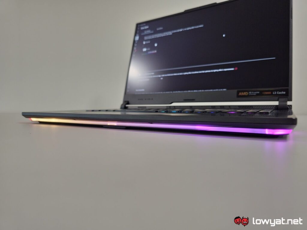 ASUS ROG Strix Scar 17 X3D 12