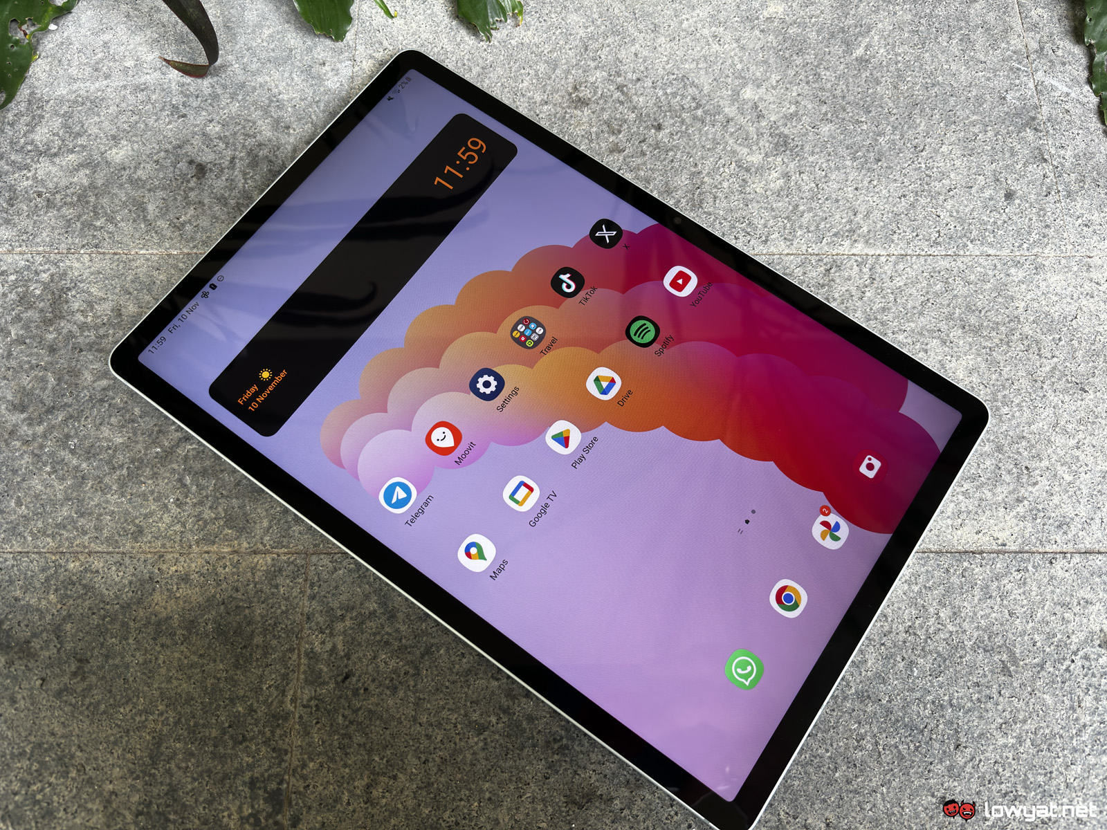 Samsung Galaxy Tab S9 FE Plus Hands On: A Lot Of Tablet To Handle