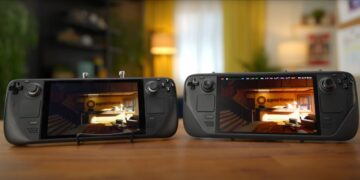 The original Steam Deck (left) and the new OLED model (right). (Image source: LTT.)