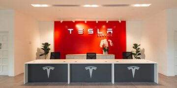 Tesla launch first service centre premium connectivity