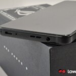 ASUS ROG Phone 8 bottom