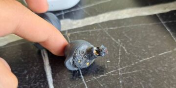 Samsung-Galaxy-Buds-FE-exploding-1