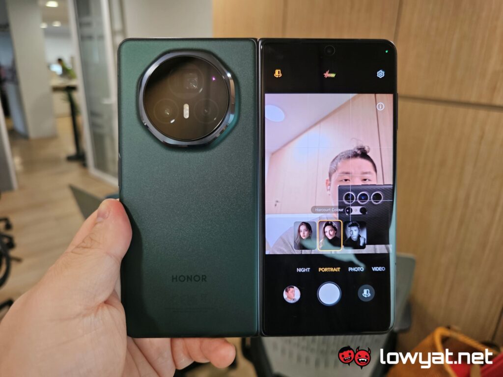 Honor Magic V3 Review Shot Harcourt 1