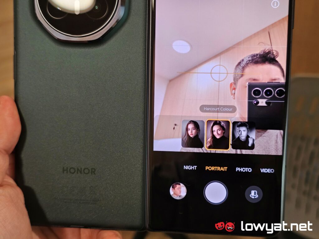 Honor Magic V3 Review Shot Harcourt 2