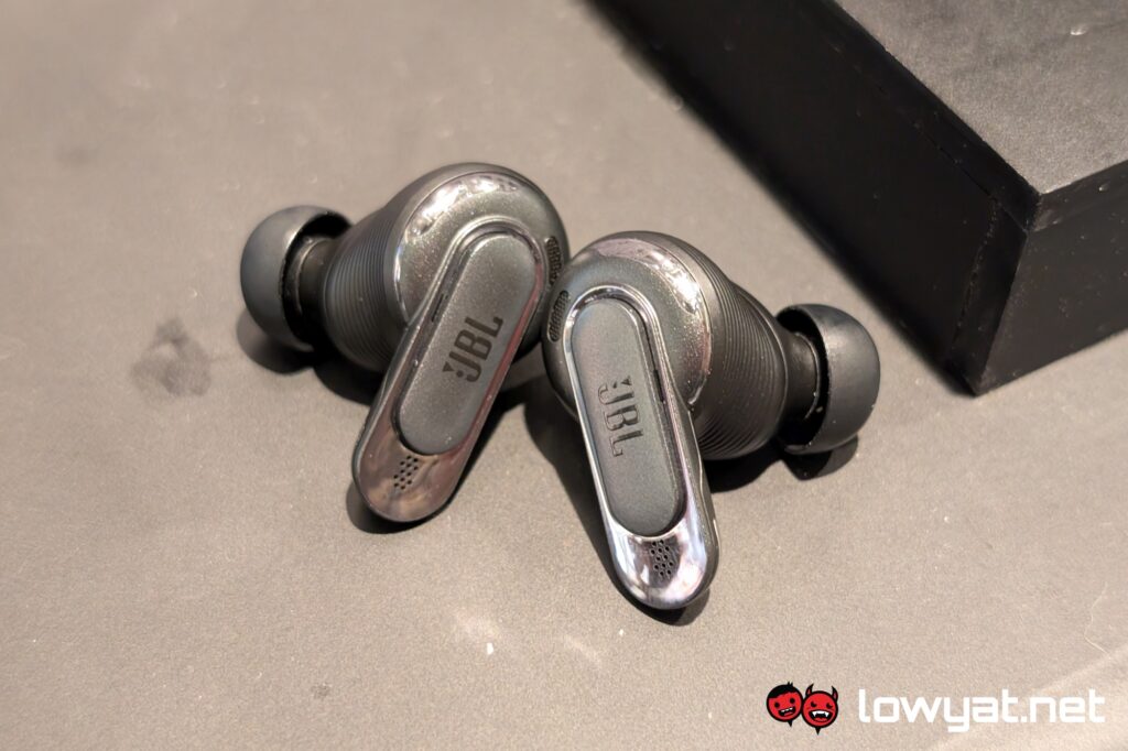 JBL Tour Pro 3 buds