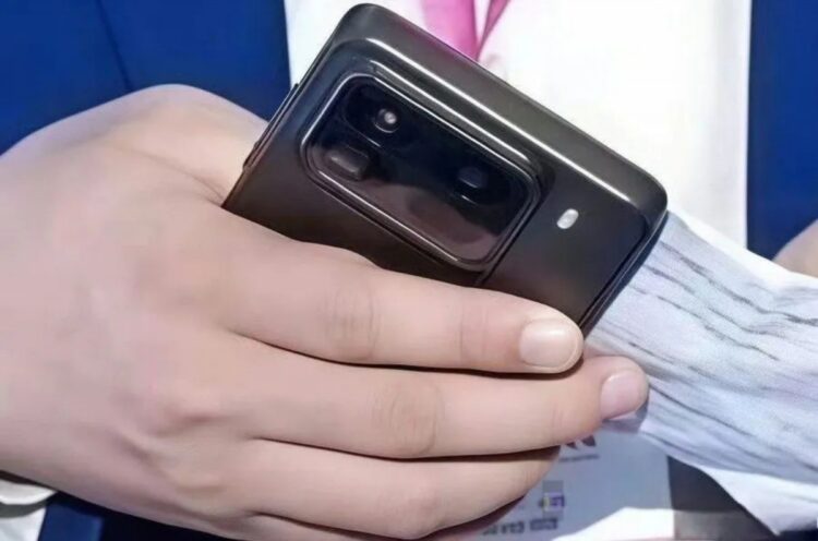 Xiaomi 15 Pro spotted in the wild