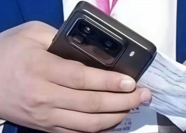 Xiaomi 15 Pro spotted in the wild