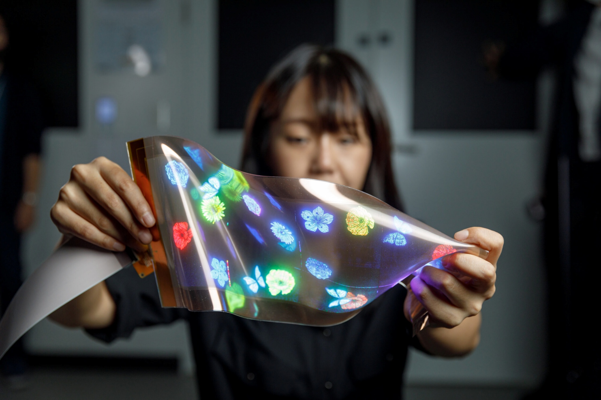 LG Display unveils new stretchable screen