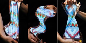 LG Display unveils new stretchable screen