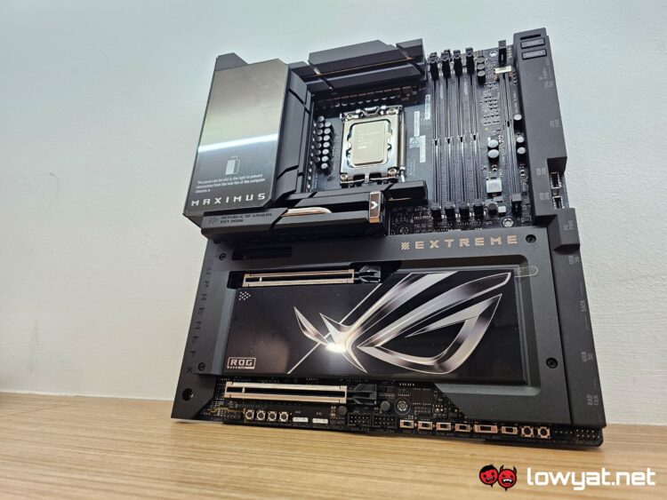 ASUS ROG Maximus Z890 Extreme 13