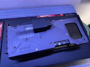 AMD-Radeon-RX-9070-XT-Gigabyte-Scalper-early-release-4